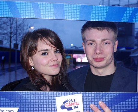 pictures of fans at Ne-Yo's gig at the O2