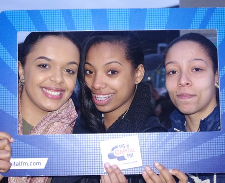 pictures of fans at Ne-Yo's gig at the O2