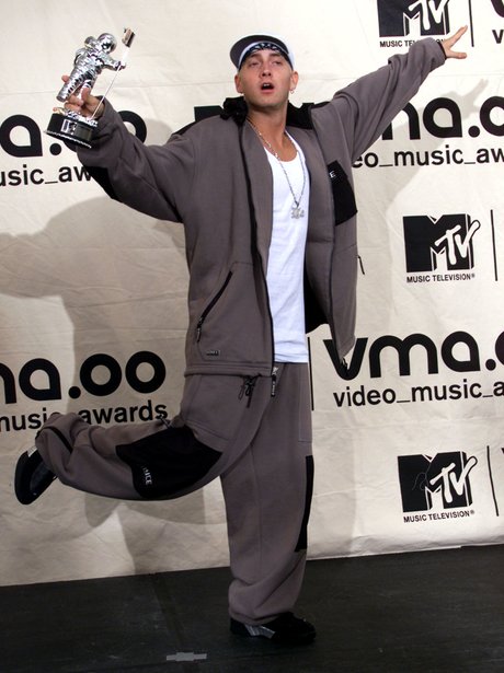 eminem wearing jordan 4