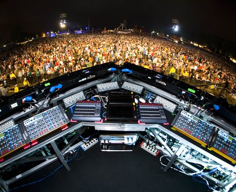 This Is What Daft Punk's Live Show Looks Like From Behind ...