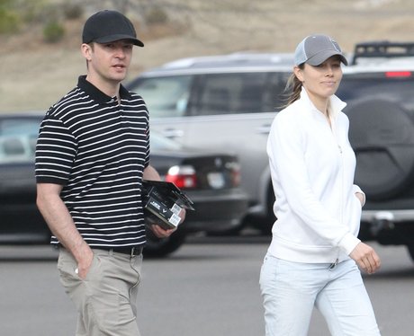 Justin Timberlake and Jessica Biel play golf