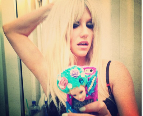 Ke$ha reveals a bleached blonde look