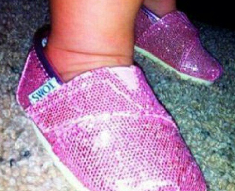 Blue Ivy shows off her shoes
