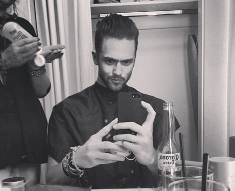 Andy Brown having his hair cut in LA