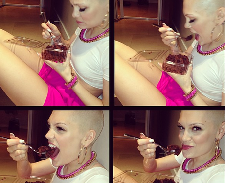 Jessie J eating banana bread