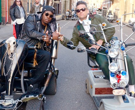 Robbie Williams and Dizzee Rascal film new video
