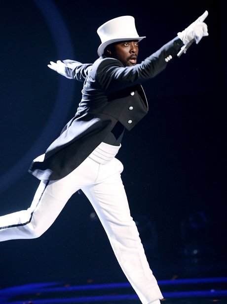 Will.i.am perfomrs on Amreican Idol