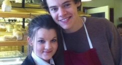 Harry Styles With Fan In Bakery - Twitter