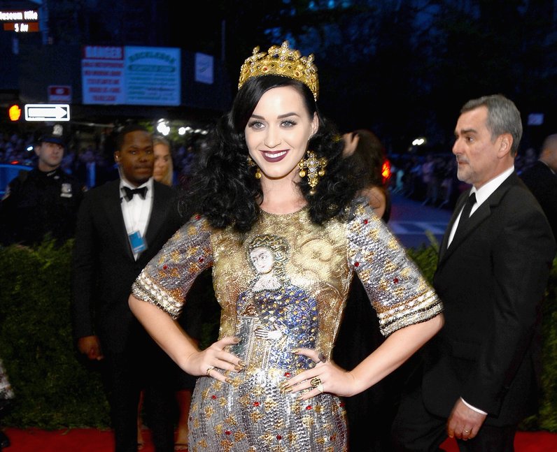 Katy Perrys Dolce And Gabbana Outfit Came Complete With A Bedazzled