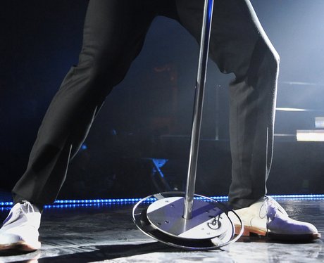 Robbie Williams Or Olly Murs?