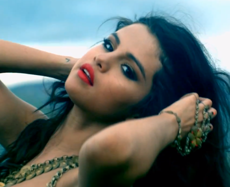 Selena Gomez Come And Get It