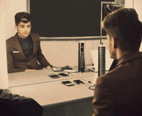 Zayn Makik in the mirror