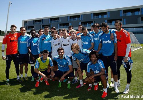 One Direction Train With Real Madrid Football Team As ...