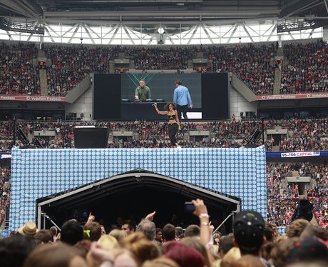 AlunaGeorge At The Summertime Ball 2013