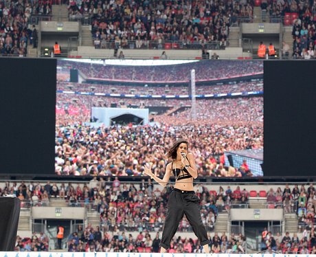 AlunaGeorge Summertime Ball 2013