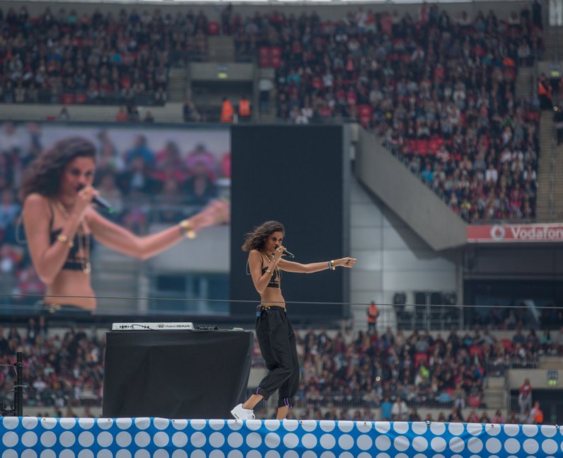 AlunaGeorge and Disclosure At The Summertime Ball 