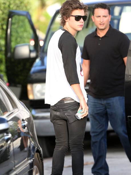One Direction head to the studio in Miami