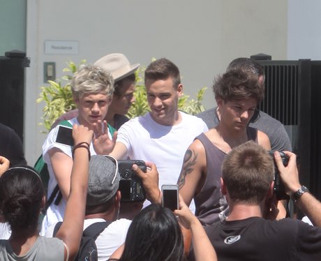 One Direction mobbed in Miami
