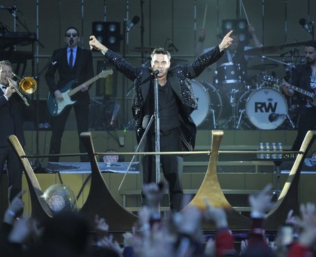 Robbie Williams kicks off his stadium tour