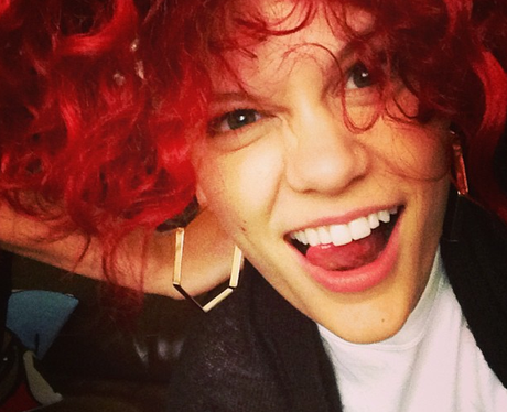 Jessie j with a red wig