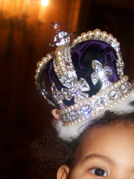 Blue Ivy Carter wearing a crown