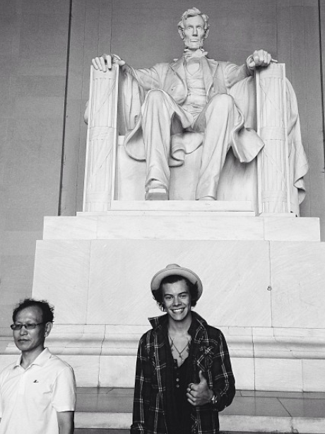 Harry Styles Lincoln Memorial