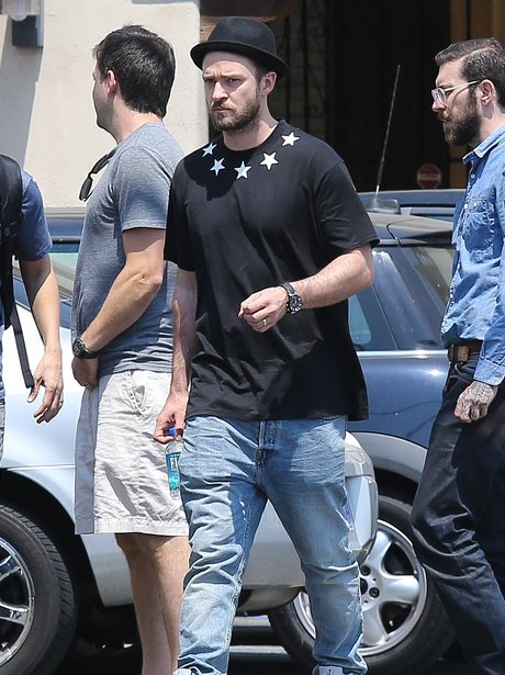 Justin Timberlake wearing a black t shirt as he leaves recording studio
