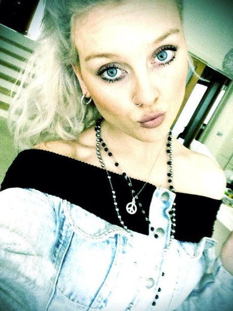Perrie Edwards selfie