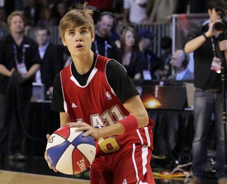 Justin Bieber plays Basketball