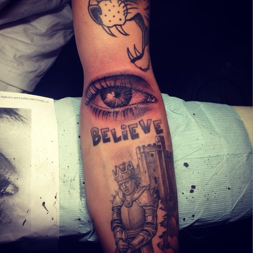 Justin Bieber Adds To His Tattoo Collection With New Eye Inking - Capital