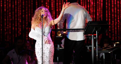 Mariah Carey Arm Sling