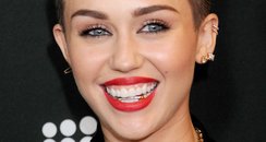 Miley Cyrus teeth grilz