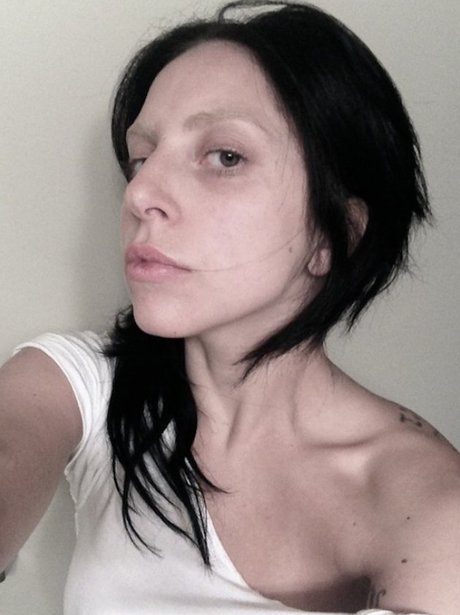 Lady Gaga with no make-up