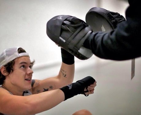 Harry Styles shows off his boxing skills