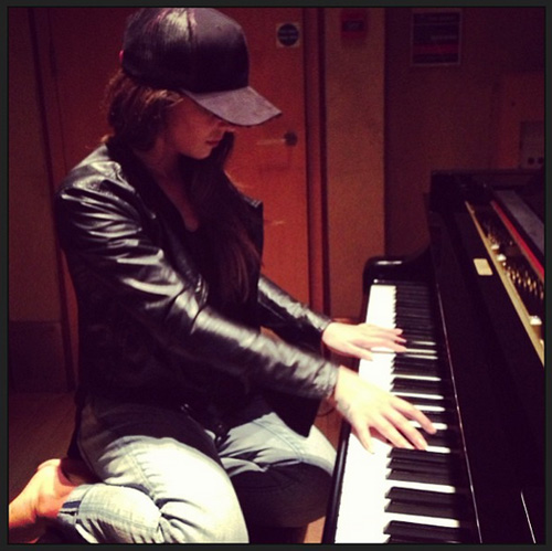 Cheryl Cole on instagram playing piano