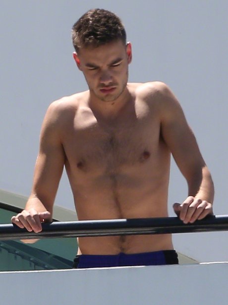 Liam Payne topless