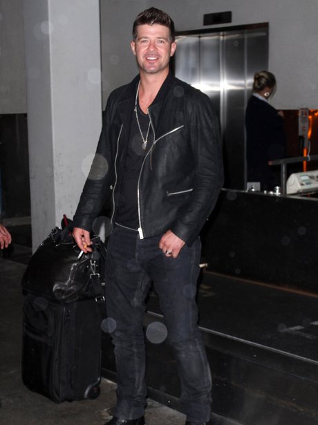 Robin Thicke spotted at the airport
