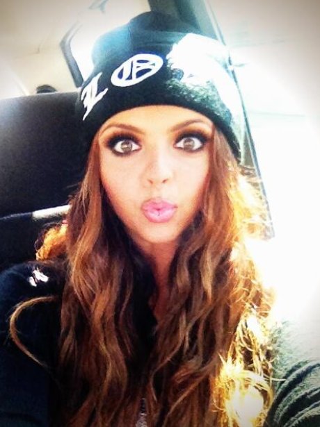 Jesy Nelson selfie