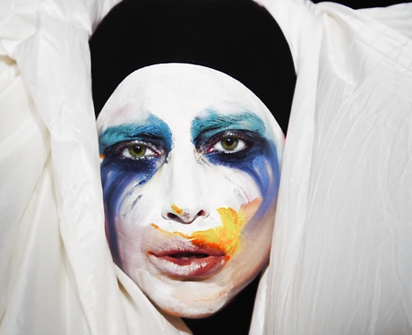 Lady Gaga 'Applause' Music Video