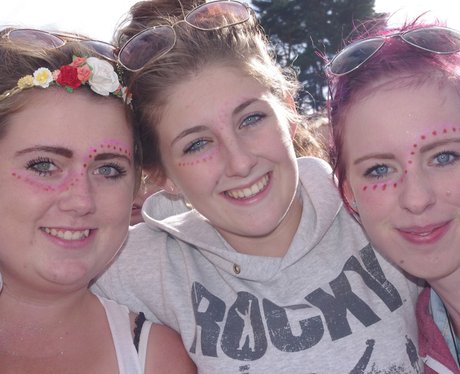 Shots of the Fusion Festival fans by the Street St
