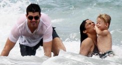 Robin Thicke on family holiday