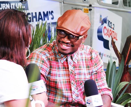 Ne-Yo Backstage