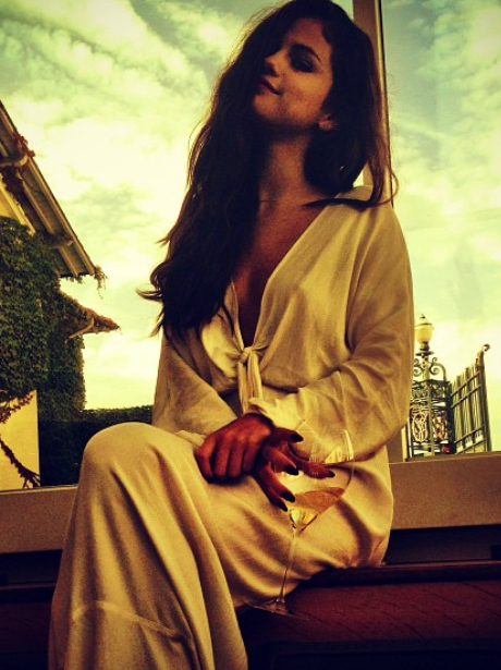 Selena Gomez in Paris