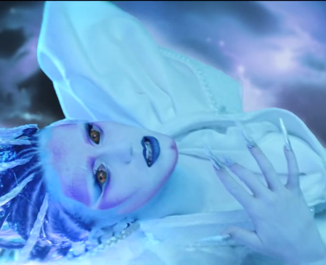 Katy Perry E.T video
