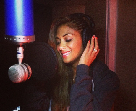 Nicole Scherzinger singing