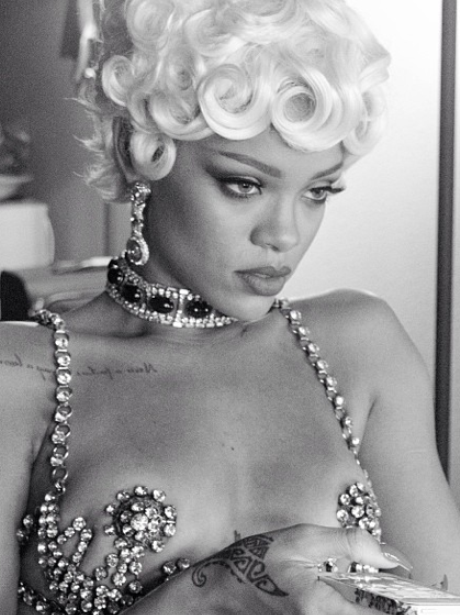 Rihanna 'Pour It Up' Music Video