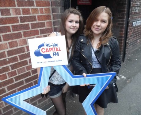 Ellie Goulding Fans at the 02 Apollo