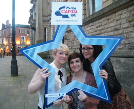 Ellie Goulding Fans Wolverhampton 2