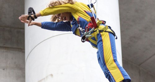 Beyonce bunee jumping