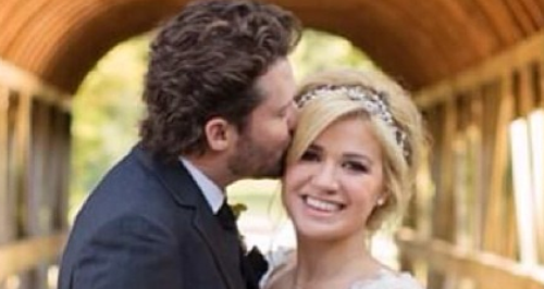 Kelly Clarkson And Fiance Brandon Blackstock Get Married In Tennessee ...